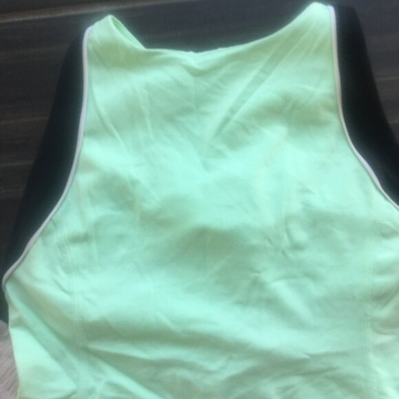 Lululemon Tanks bundle two for $30 and discounted shipping size 4 - Picture 3 of 6